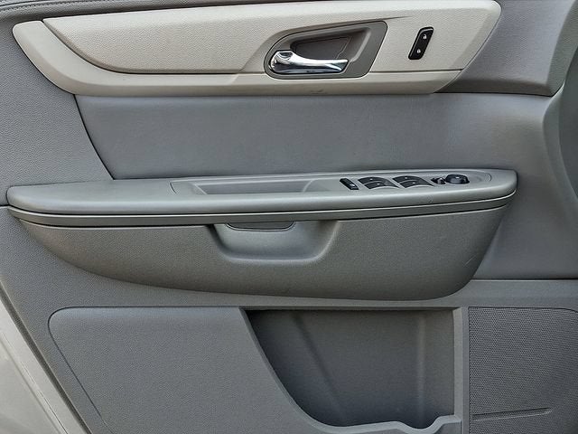 2017 Chevrolet Traverse LS - Photo 13