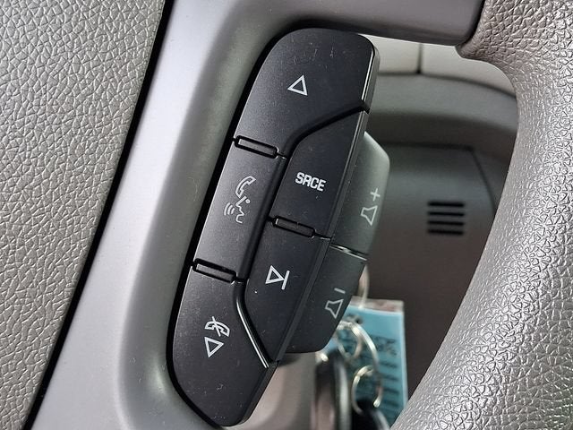 2017 Chevrolet Traverse LS - Photo 26