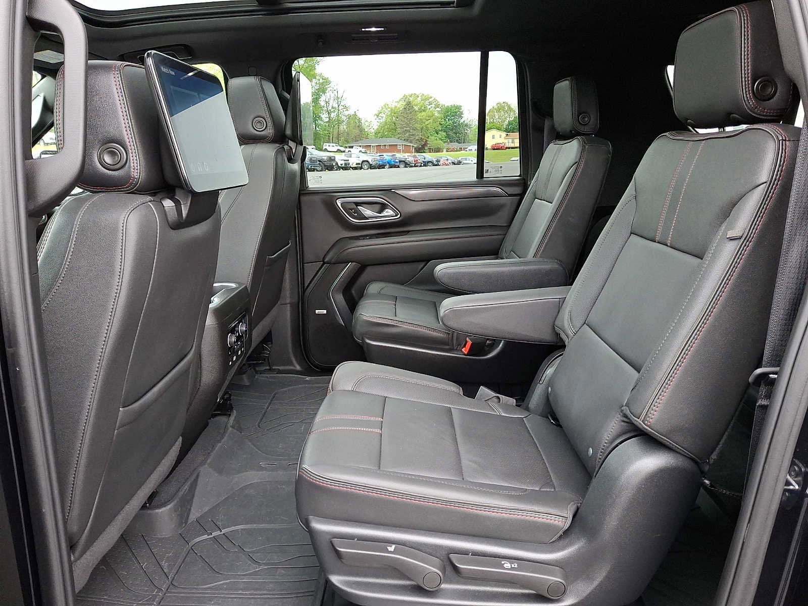 2024 Chevrolet Suburban RST
