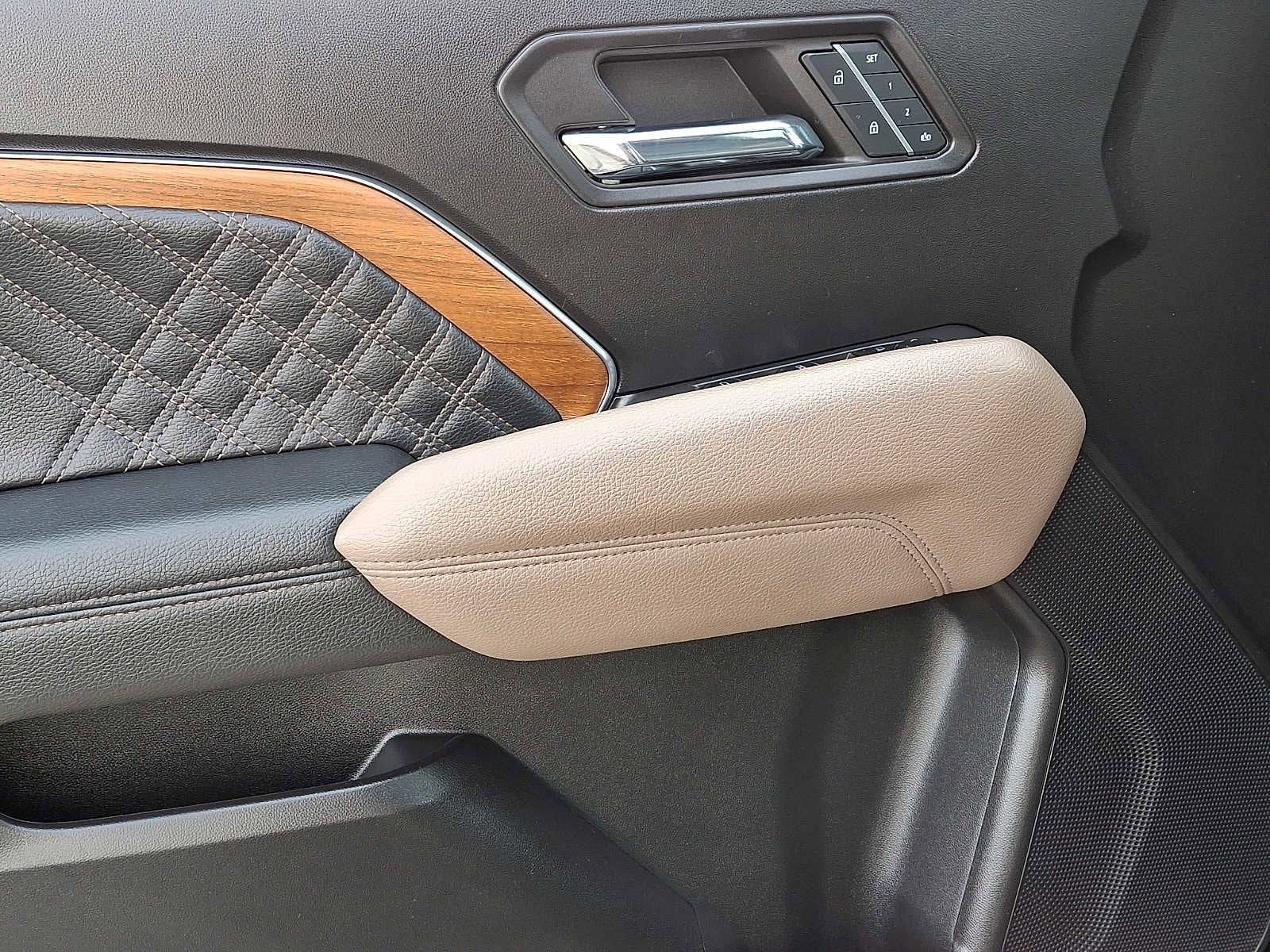 2023 GMC Canyon Denali