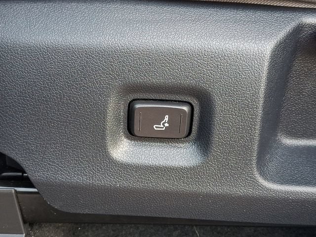 2025 Toyota Tacoma 4WD SR
