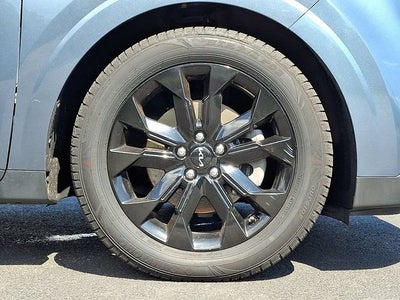 2023 Kia Carnival SX