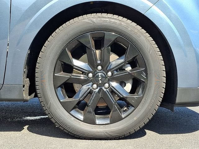 2023 Kia Carnival SX