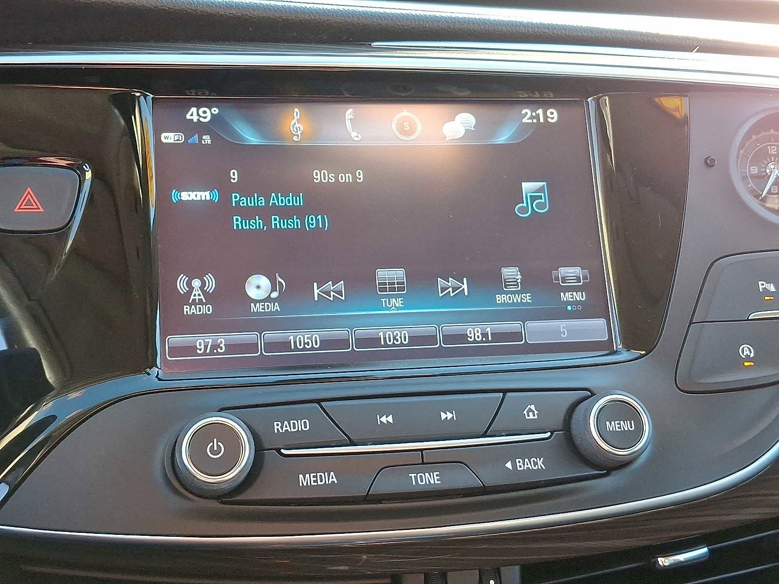 2020 Buick Envision Essence Group